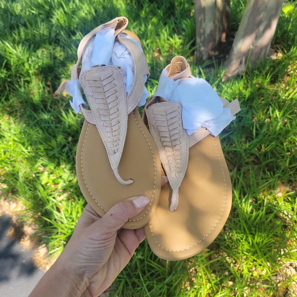 QUPID The "Archer" Sandal - Picture 9 of 10